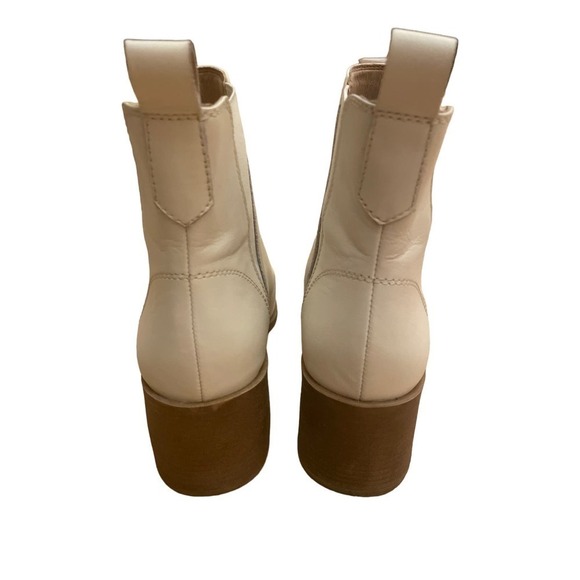 Women's Steve Madden White Short Boot/Cowboy boot. Western. 9.5 - Picture 3 of 5